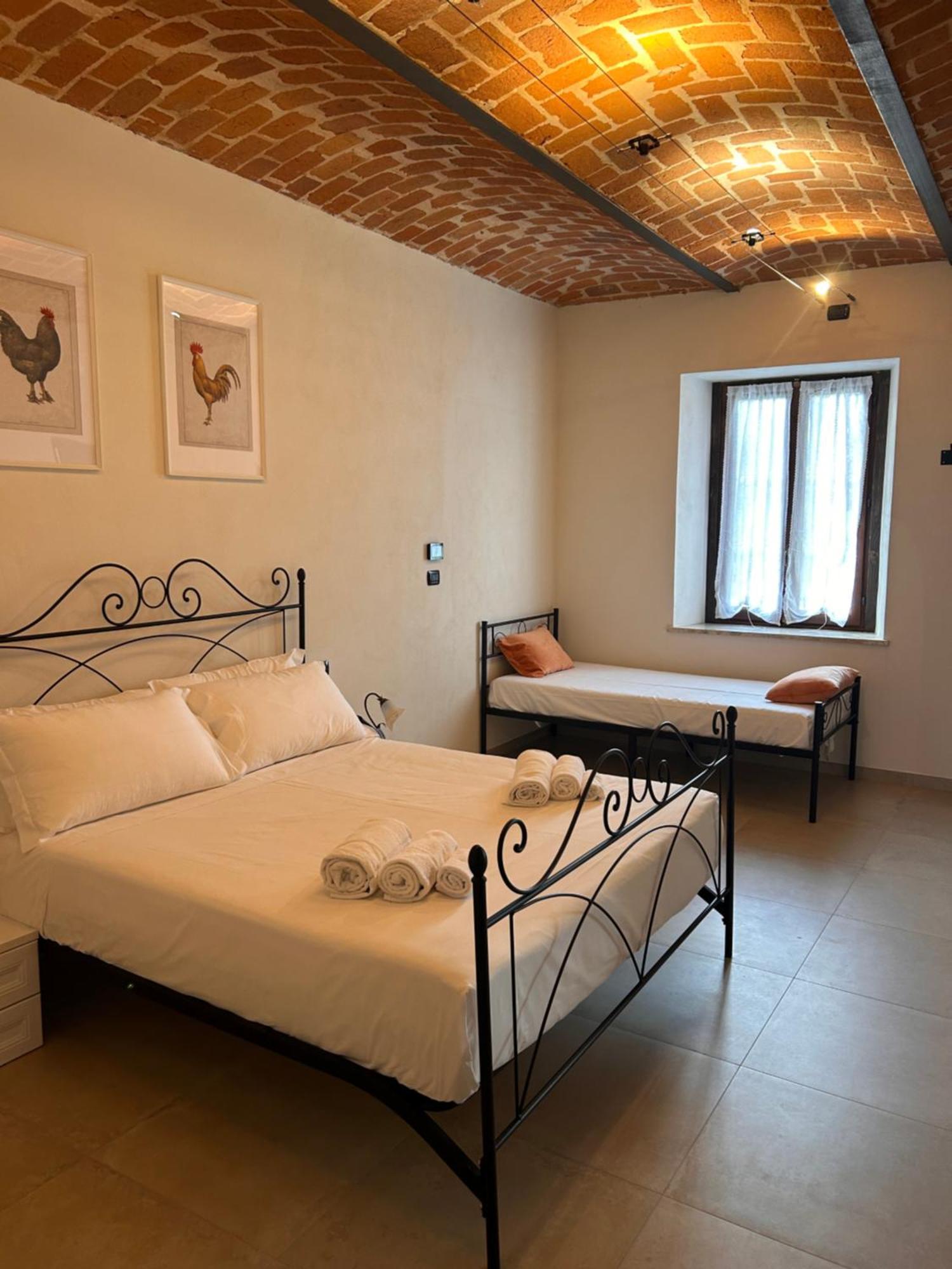 Tenuta Agricola La Cava- Cantina E Agriturismo San Damiano dʼAsti Esterno foto