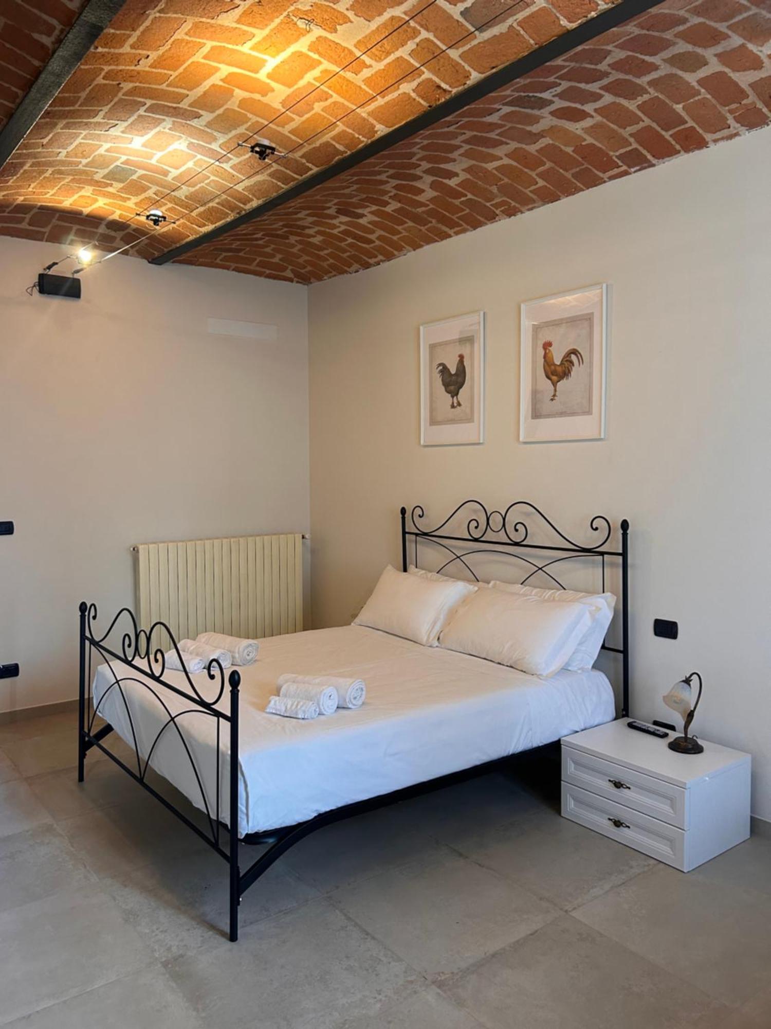 Tenuta Agricola La Cava- Cantina E Agriturismo San Damiano dʼAsti Esterno foto